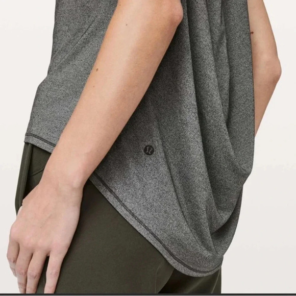 Lululemon Fall In Place Short Sleeve Gray Size Medium - Picture 2 of 6